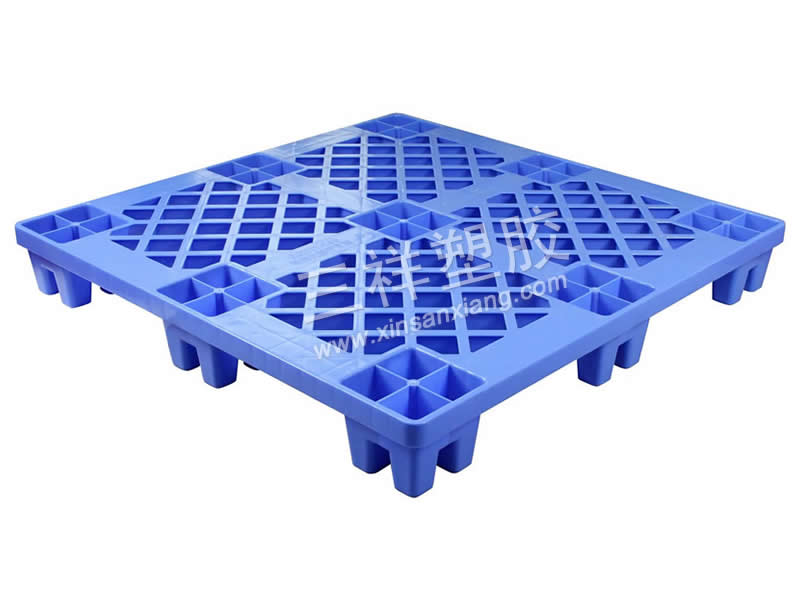 塑料卡板DK1111-X<br>1100×1100×145mm<br>叉腳網(wǎng)格型<br>瀏覽更多規(guī)格